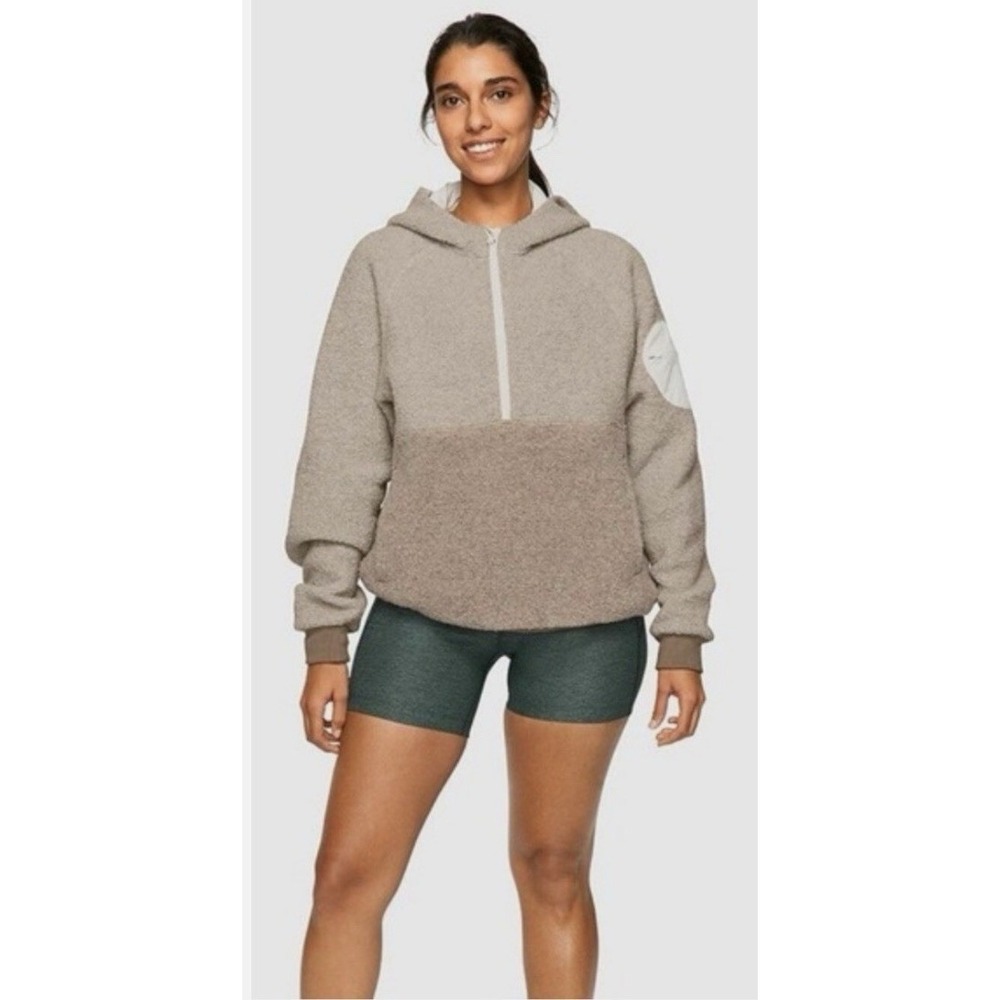 Outdoor Voices Oatmeal Amber MegaFleece 1/2 Zip Pullover Hoodie size Medium